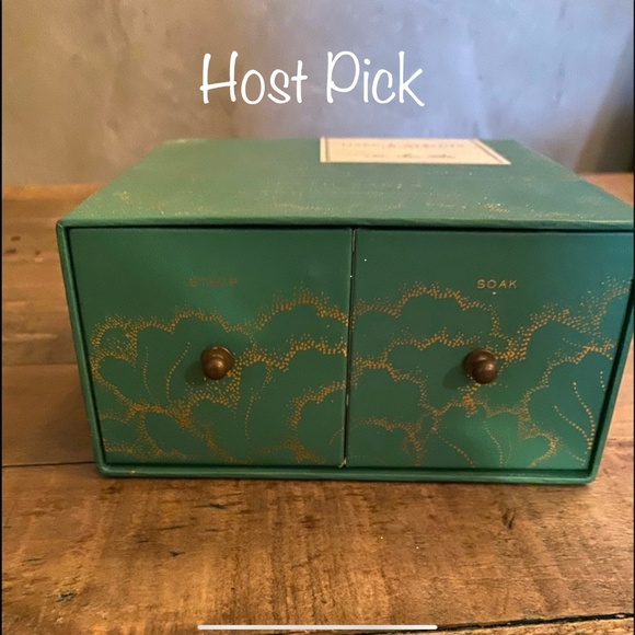 Anthropologie Other - Anthropologie Happ & Stahns natural bath salts